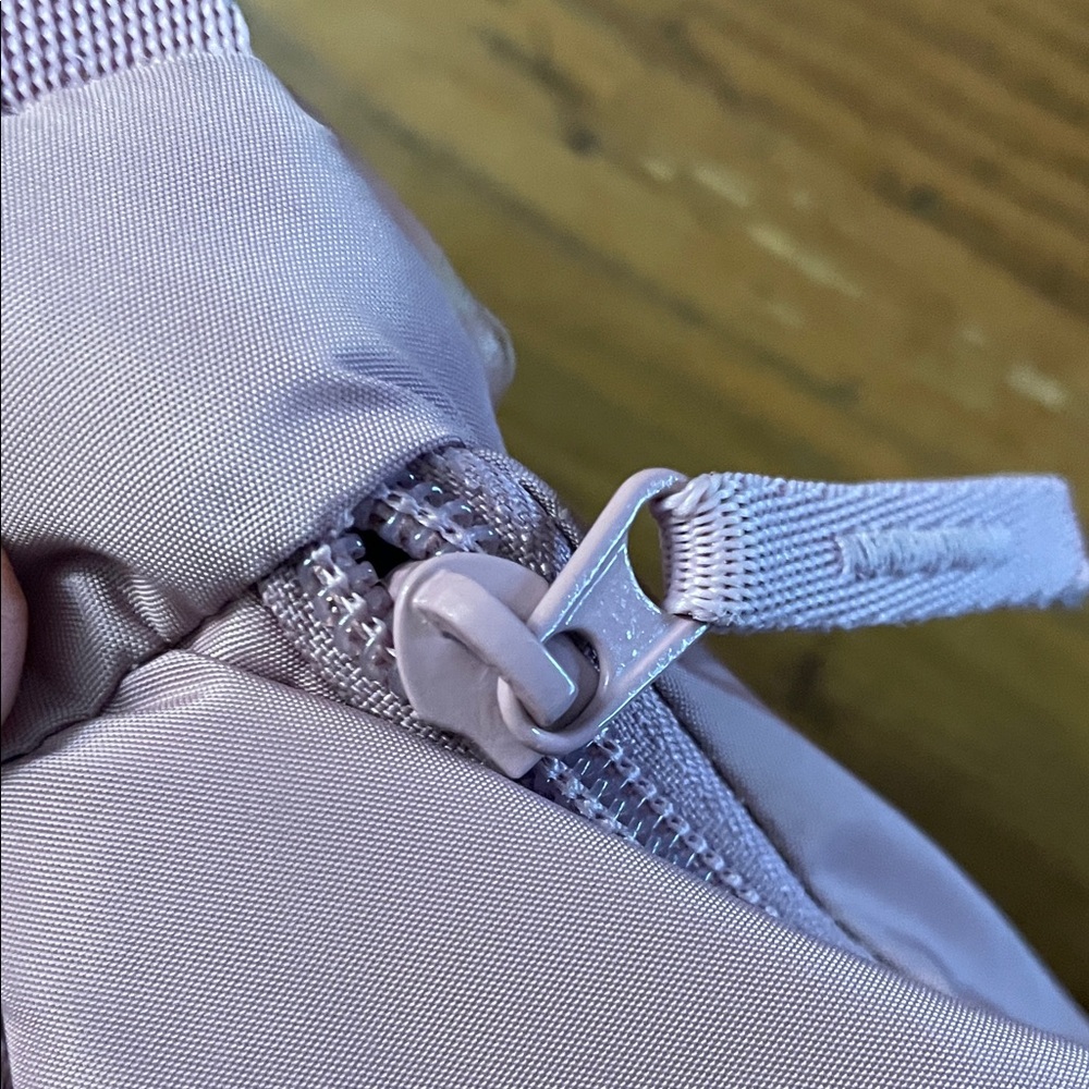 Reebok Light Pink Crescent Shoulder/Crossbdy Bag - Picture 7 of 7